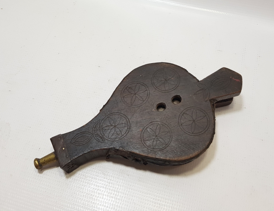 OSMANLI DÖNEMİ ÜZERİ İŞLEMELİ NADİR AHŞAP KUYUMCU KÖRÜĞÜ