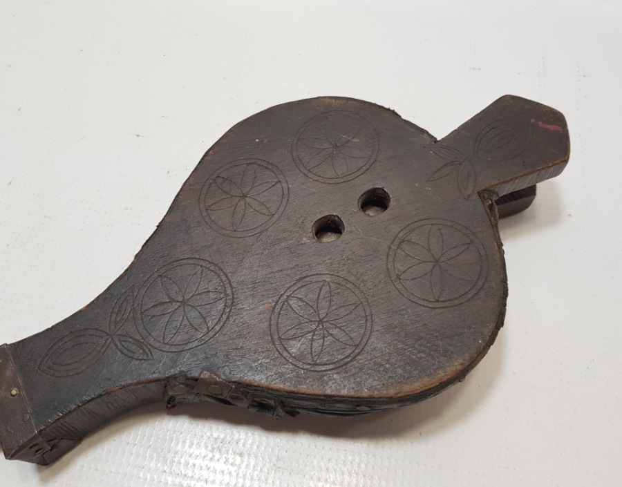 OSMANLI DÖNEMİ ÜZERİ İŞLEMELİ NADİR AHŞAP KUYUMCU KÖRÜĞÜ