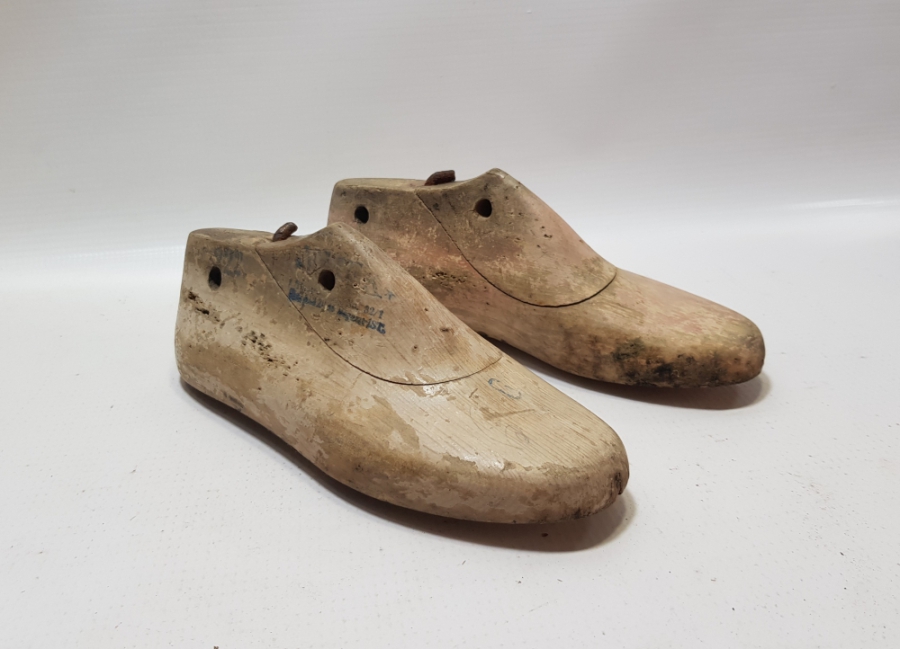 ANTİKA NADİR ÇOCUK İSKARPİNİ KALIBI