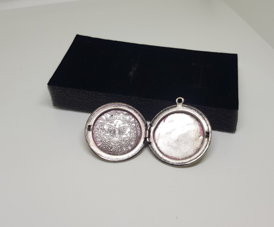 KABARTMA İŞÇİLİKLİ ANTİKA GÜMÜŞ KOLYE FOTOĞRAFLIK