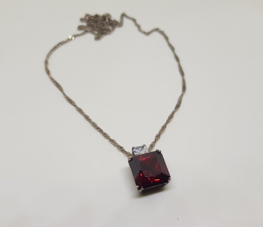 DOĞAL TAŞLI VE GÜMÜŞ ZİNCİRLİ GÜMÜŞ KOLYE UCU