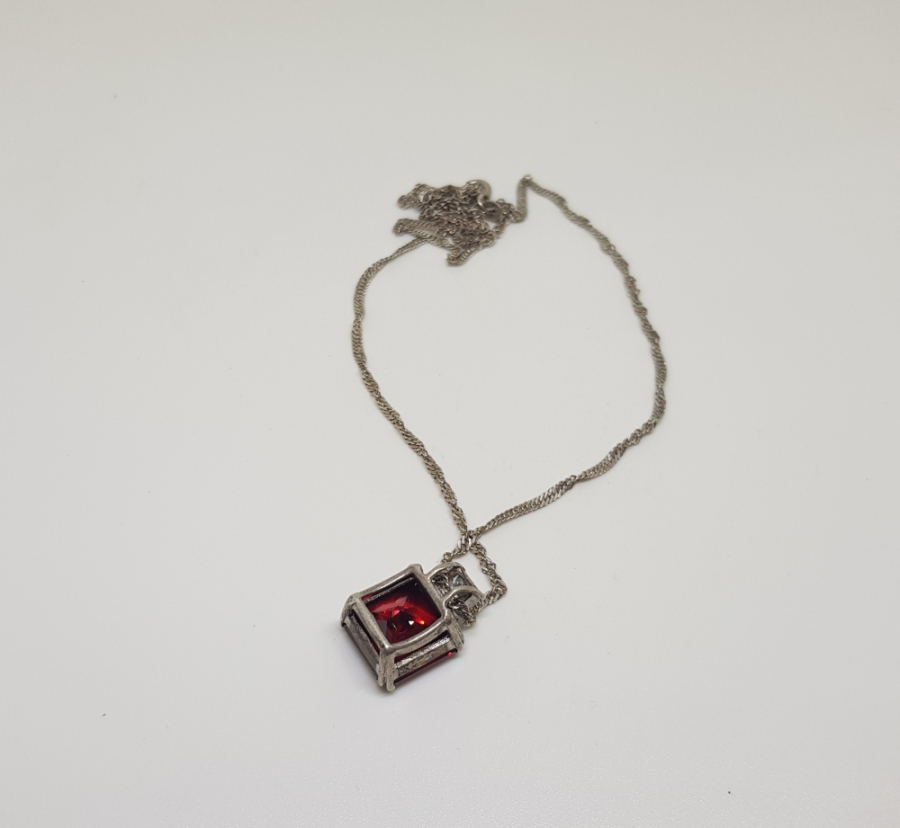 DOĞAL TAŞLI VE GÜMÜŞ ZİNCİRLİ GÜMÜŞ KOLYE UCU