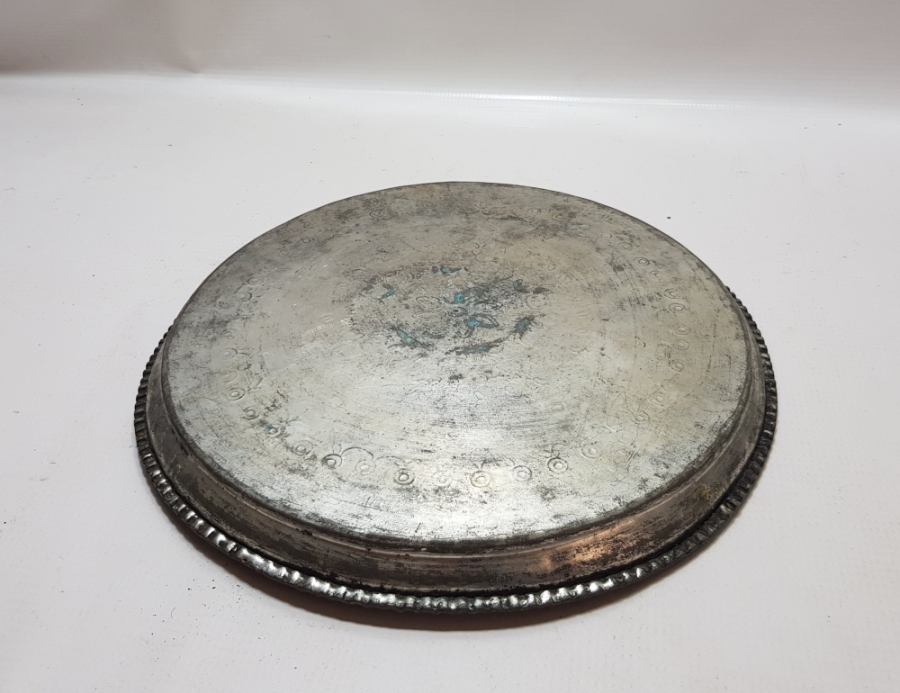 ÜZERİ İŞLEMELİ VE USTA DAMGALI OSMANLI DÖNEMİ BAKIR KAHVE TEPSİSİ