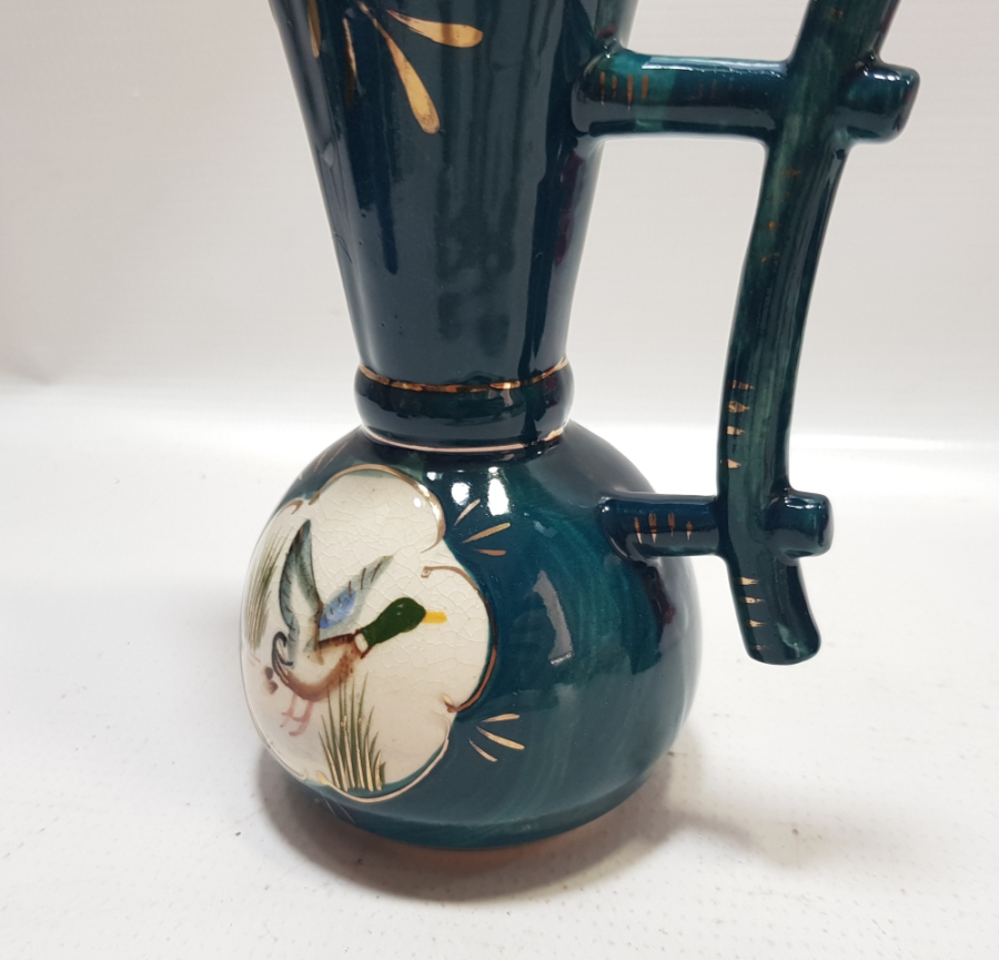 AŞURELİK FORMUNDA EL BOYAMA İŞÇİLİKLİ ANTİKA PORSELEN VAZO