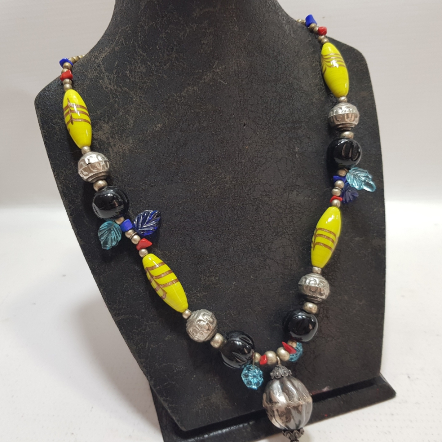 GÜMÜŞ -ALPAKA VE CAM PARÇALARDAN DİZAYN EDİLMİŞ ÖZEL YAPIM UZAK DOĞU GERDANLIK