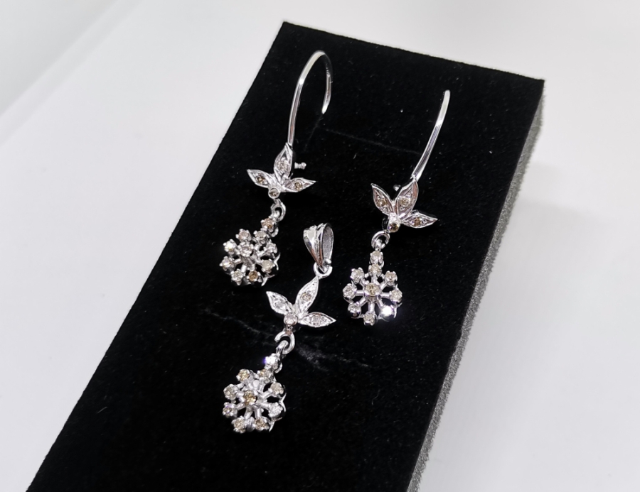 PIRLANTA TAŞLI KAR TANESİ MODELİ KOLYE KÜPE SETİ