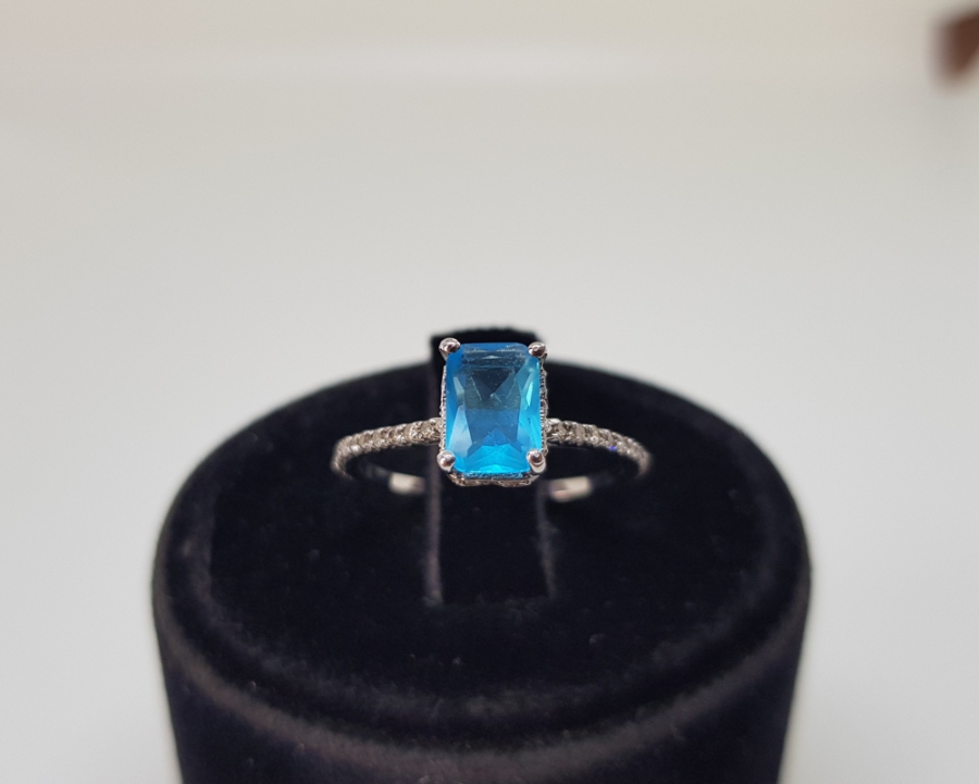 PIRLANTA VE AQUAMARİN TAŞLI FRANSIZ BAGET MODELİ YÜZÜK