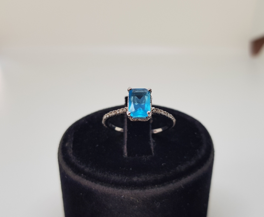 PIRLANTA VE AQUAMARİN TAŞLI FRANSIZ BAGET MODELİ YÜZÜK