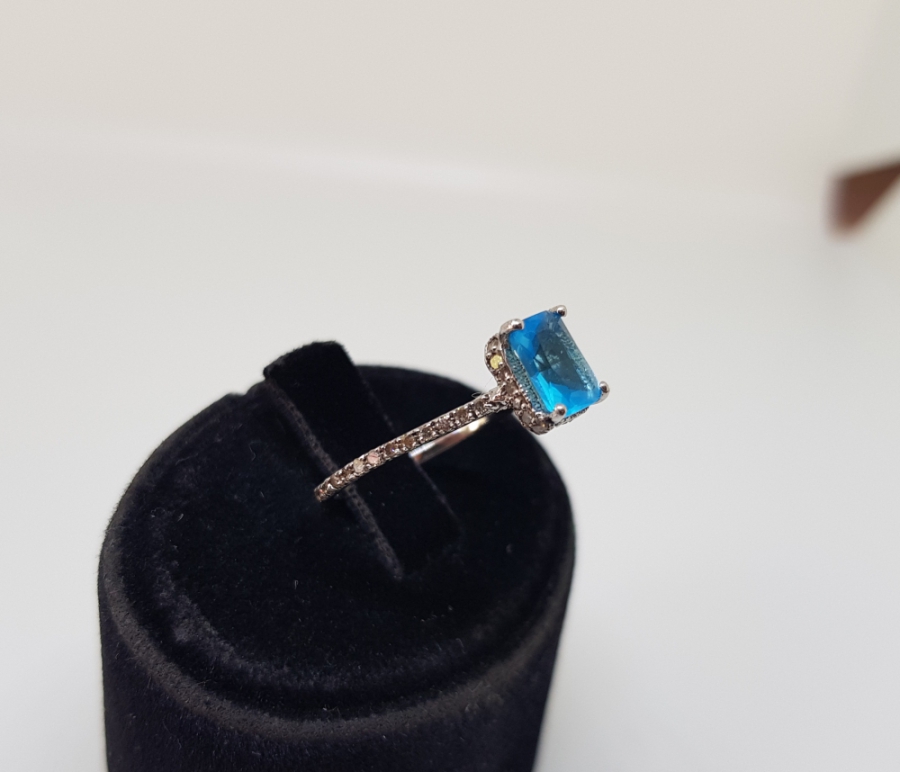 PIRLANTA VE AQUAMARİN TAŞLI FRANSIZ BAGET MODELİ YÜZÜK