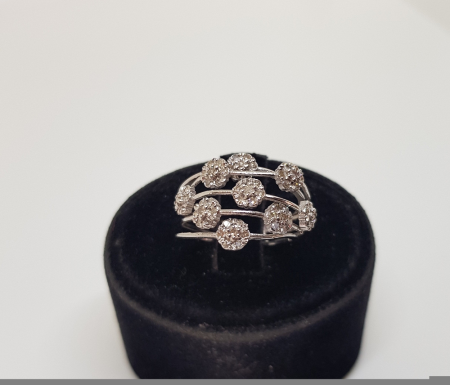 YAPRAKLI MODELİ PIRLANTA TAŞLI YÜZÜK