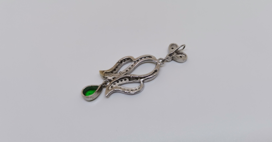 ZÜMRÜT VE PIRLANTA TAŞLI SONSUZLUK MODEL KOLYE