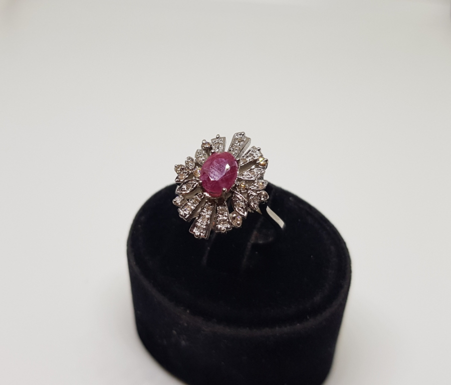 HAS YAKUT VE PIRLANTA TAŞLI OVAL ÇİÇEK