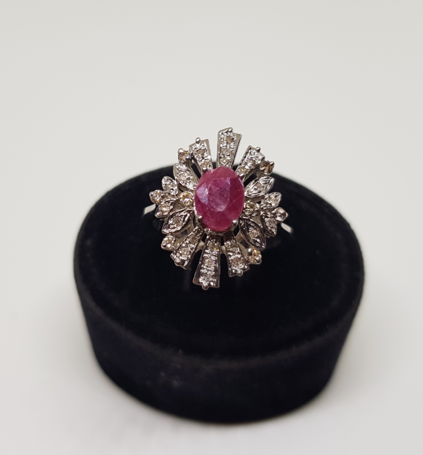 HAS YAKUT VE PIRLANTA TAŞLI OVAL ÇİÇEK