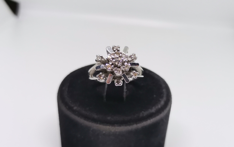 YILDIZ FORMLU PIRLANTA TAŞLI YÜZÜK