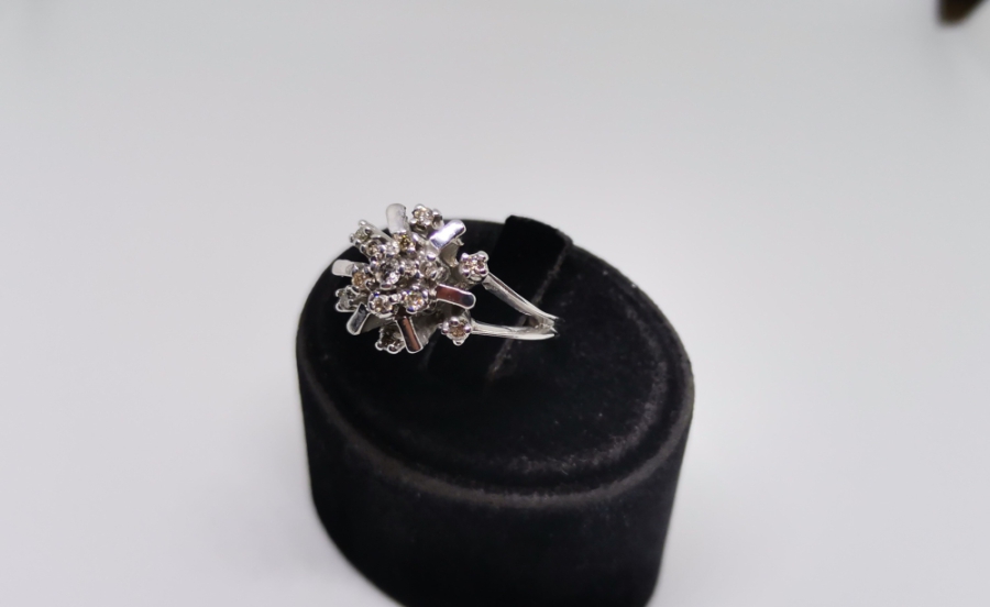 YILDIZ FORMLU PIRLANTA TAŞLI YÜZÜK