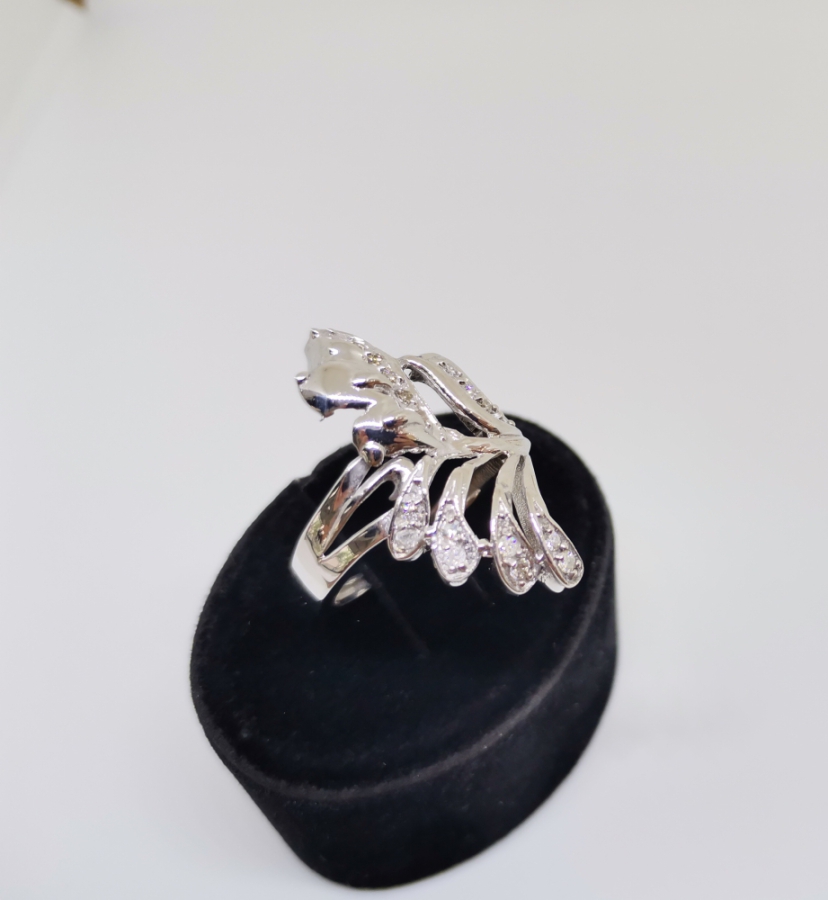 GENİŞ DALLI MODEL PIRLANTA YÜZÜK