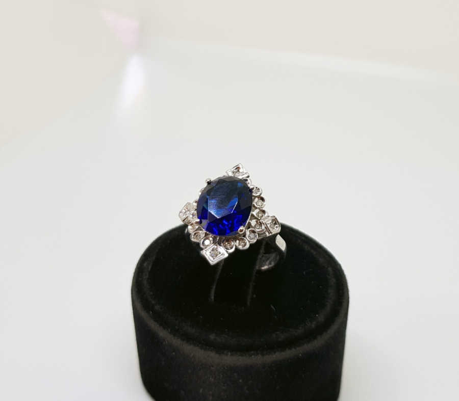 SAFİR VE PIRLANTA TAŞLI FASETA KESİMLİ YÜZÜK