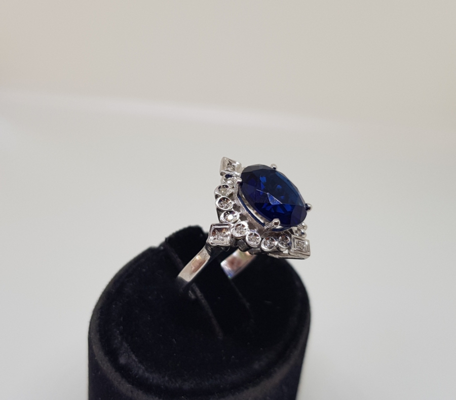 SAFİR VE PIRLANTA TAŞLI FASETA KESİMLİ YÜZÜK