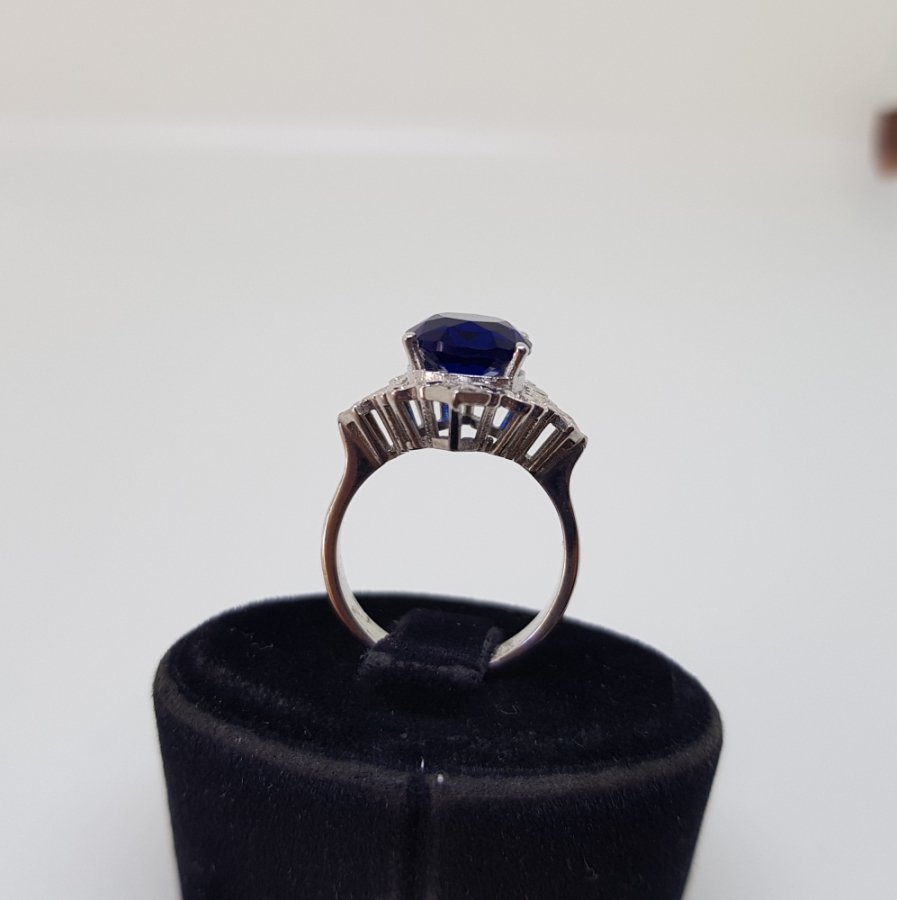 SAFİR VE PIRLANTA TAŞLI FASETA KESİMLİ YÜZÜK