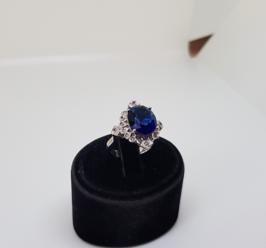 SAFİR VE PIRLANTA TAŞLI FASETA KESİMLİ YÜZÜK