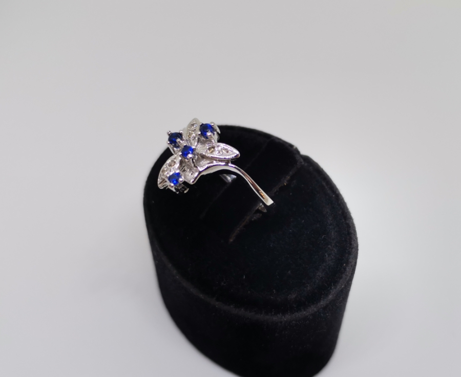 SAFİR VE PIRLANTA TAŞLI DANA BURNU MODELİ YÜZÜK