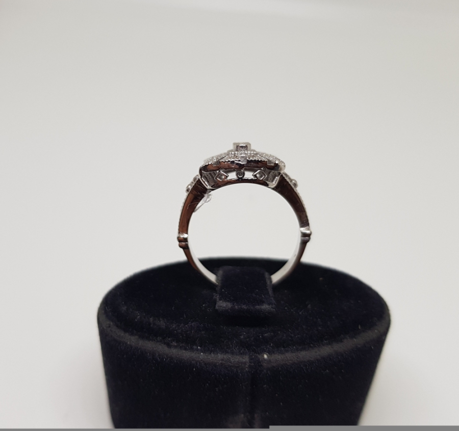 KALKAN MODEL PIRLANTA TAŞLI YÜZÜK