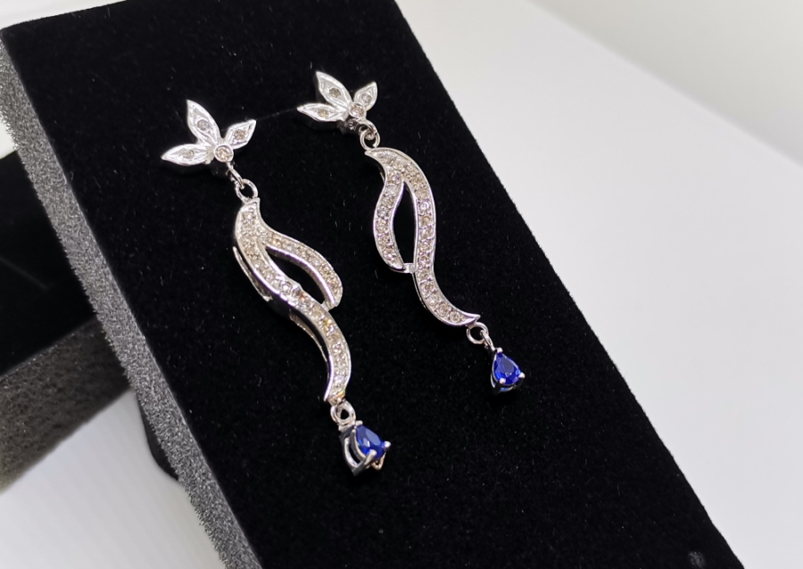 SAFİR VE PIRLANTA TAŞLI SALLANTILI KÜPE