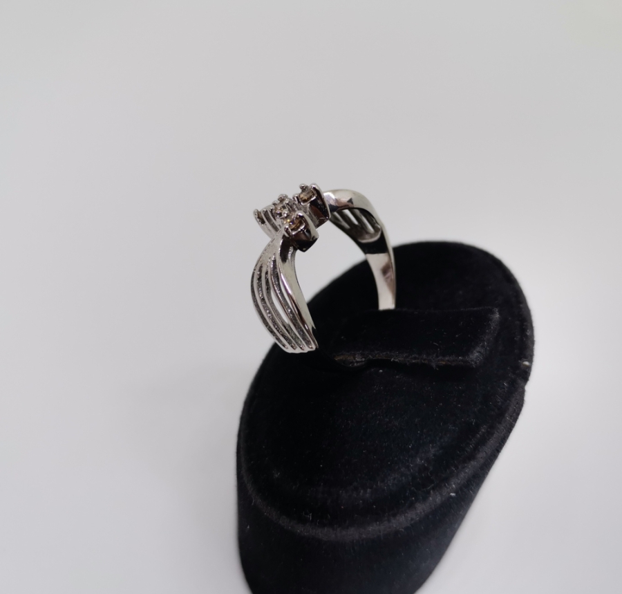 KANATLI MELEK MODELİ PIRLANTA TAŞLI YÜZÜK