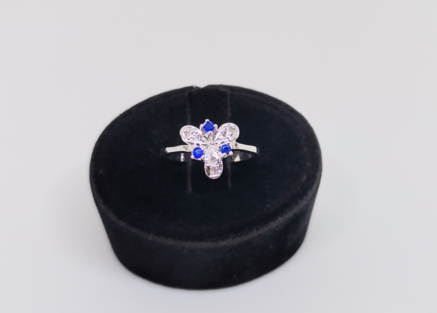 AİLE TASFİRLİ SAFİR VE PIRLANTA TAŞLI YÜZÜK