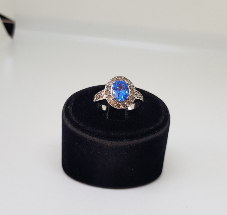 PIRLANTA VE AQUAMARİN TAŞLI YUVARLAK MODEL YÜZÜK