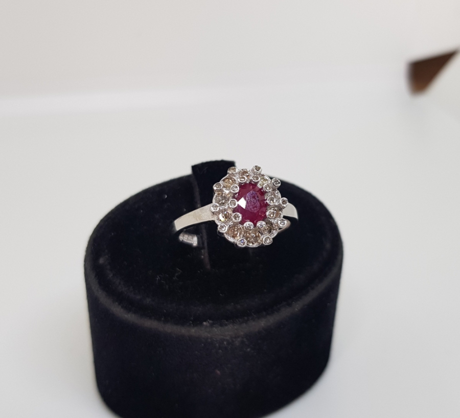 YAKUT VE PIRLANTA TAŞLI AY MODELİ YÜZÜK