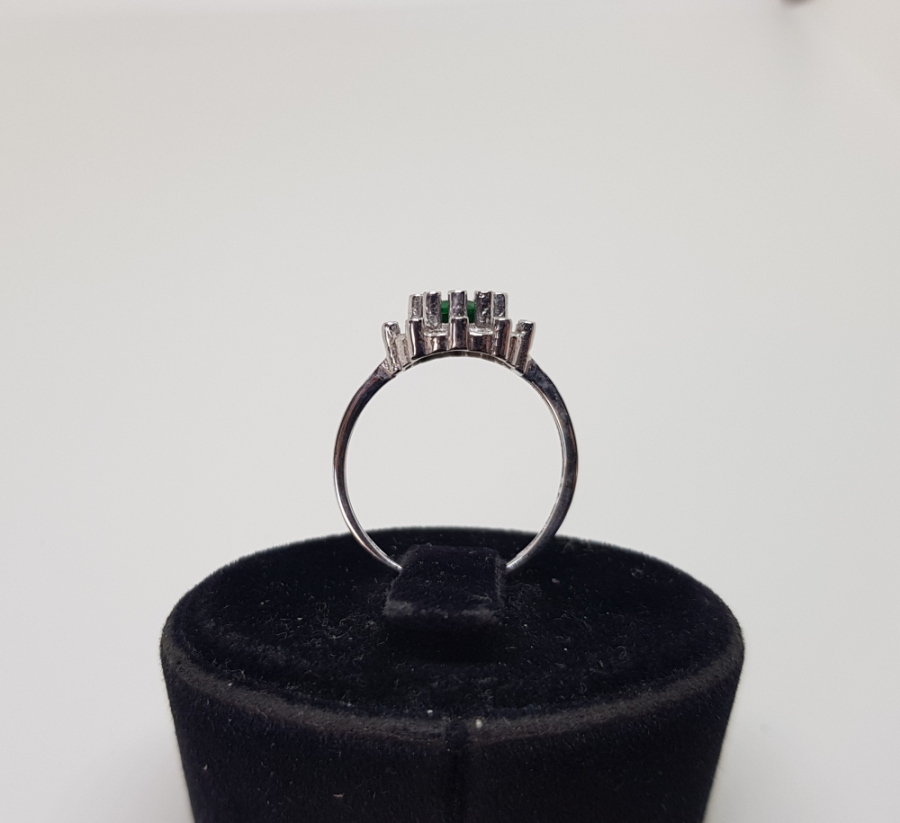 ZÜMRÜT VE PIRLANTA TAŞLI SARAYLI MODELİ YÜZÜK