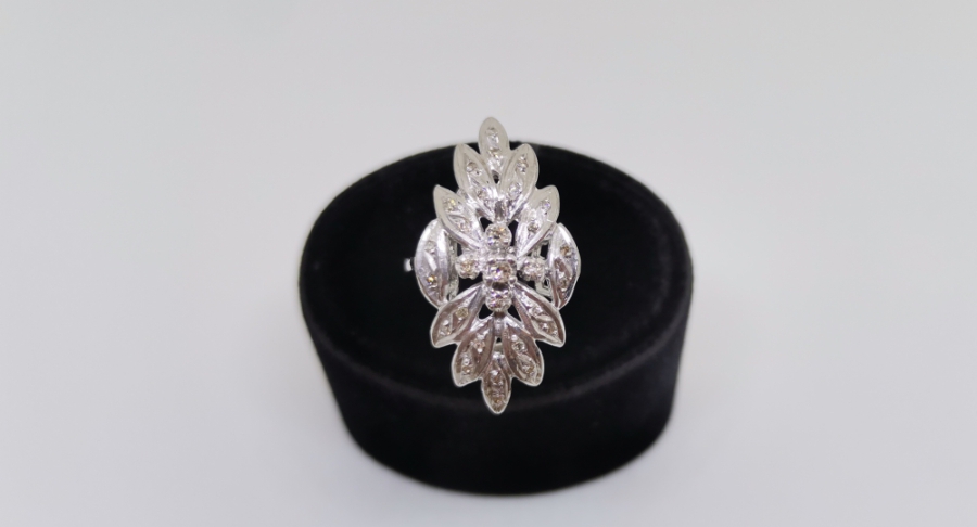 YAPRAKLI MEKİK MODEL PIRLANTA YÜZÜK