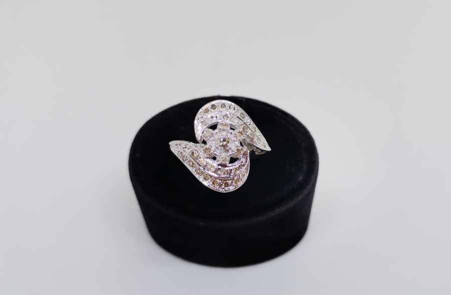 BÜYÜK SALYANGOZ MODEL PIRLANTA YÜZÜK