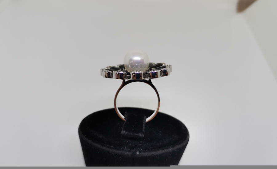 PIRLANTA GARNET VE İNCİLERLE SÜSLÜ YÜZÜK