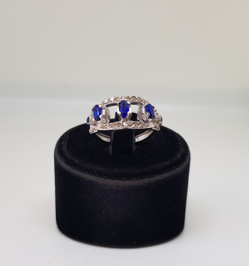 SAFİR VE PIRLANTA TAŞLI YARIM TAMTUR MODEL YÜZÜK