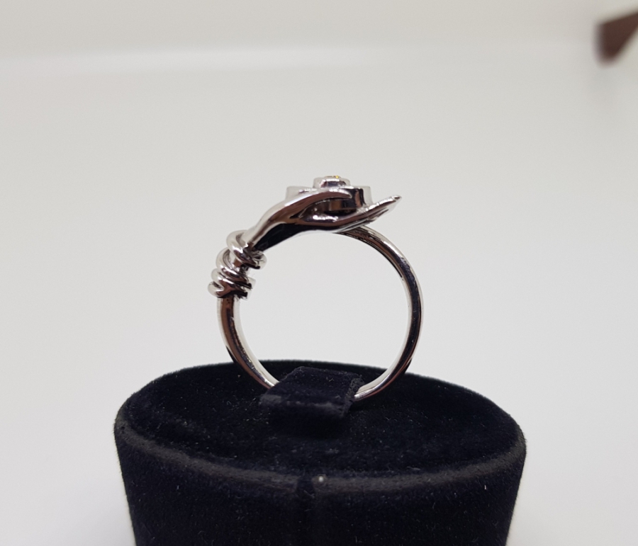 HANIMELİ MODELİ PIRLANTA TAŞLI YÜZÜK