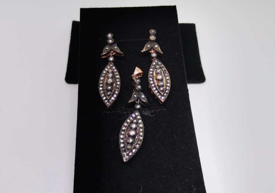 MEKİK MODELİ ELMAS TAŞLI KOLYE KÜPE TAKIMI