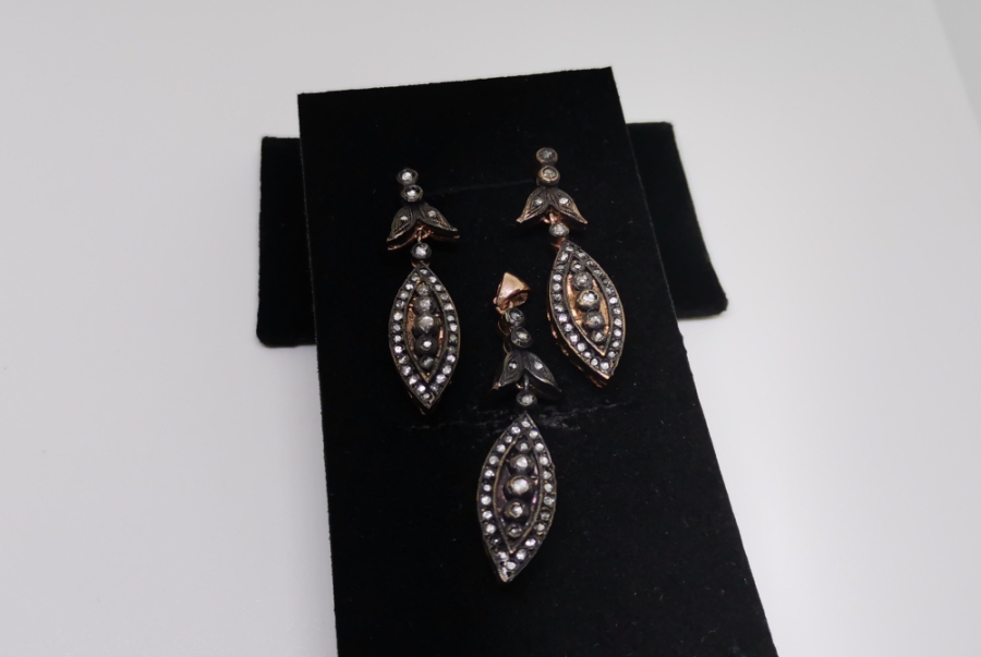 MEKİK MODELİ ELMAS TAŞLI KOLYE KÜPE TAKIMI