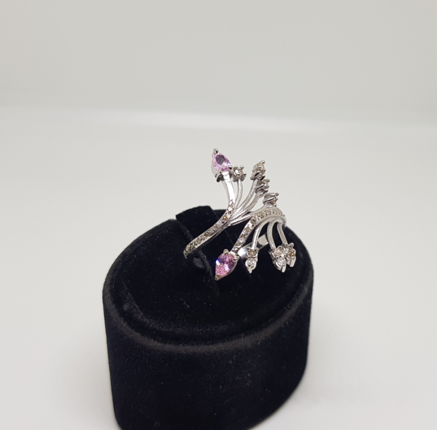 PIRLANTA VE KUVARS TAŞLI DENİZ MERCANI MODELİ YÜZÜK