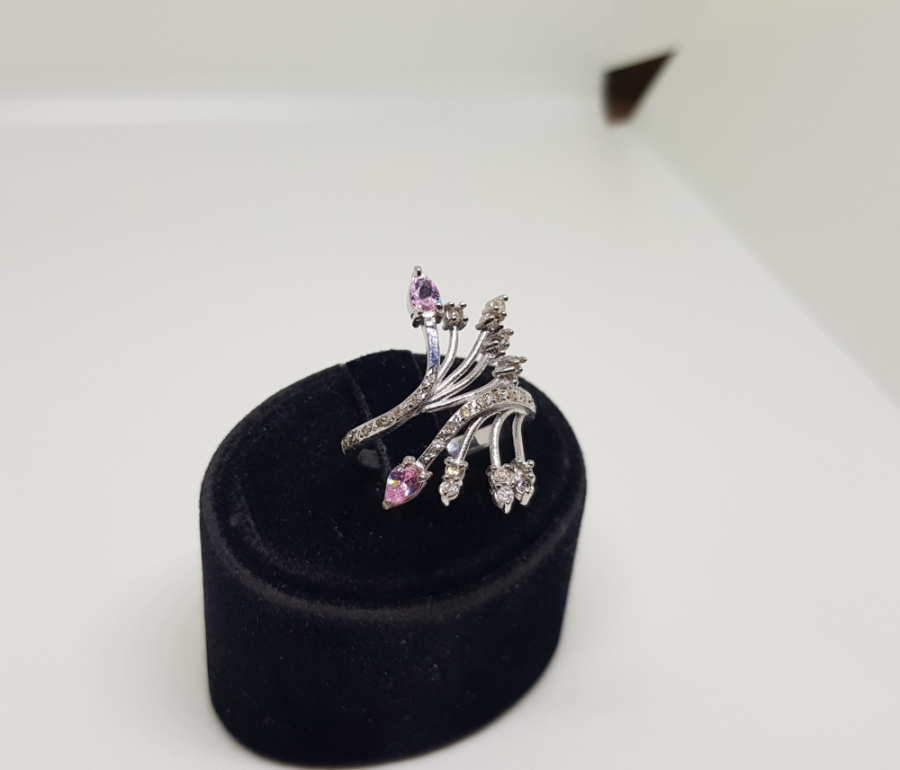 PIRLANTA VE KUVARS TAŞLI DENİZ MERCANI MODELİ YÜZÜK