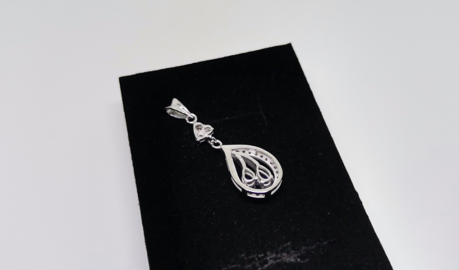 SAFİR VE PIRLANTA TAŞLI DAMLA MODEL KOLYE UCU