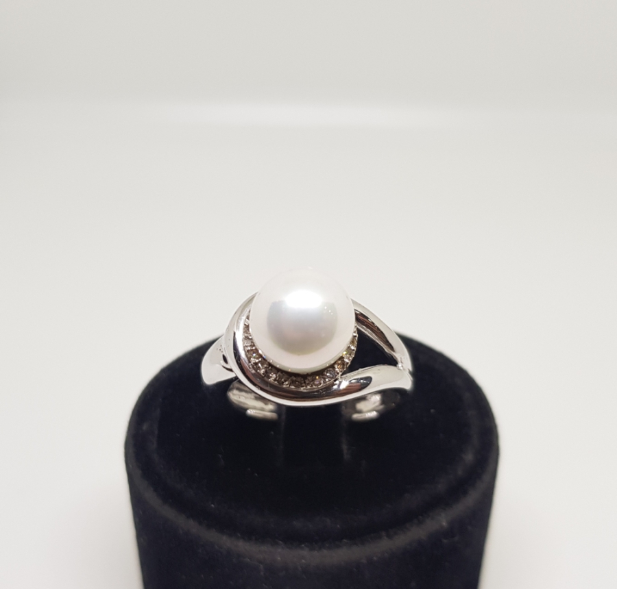 İNCİLİ MODEL PIRLANTA TAŞLI YÜZÜK