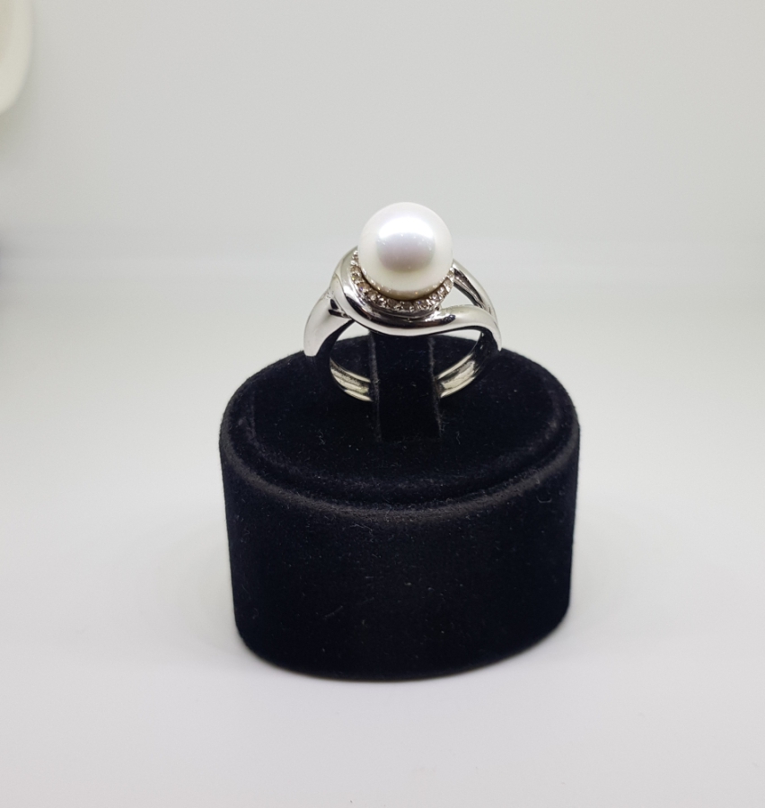 İNCİLİ MODEL PIRLANTA TAŞLI YÜZÜK