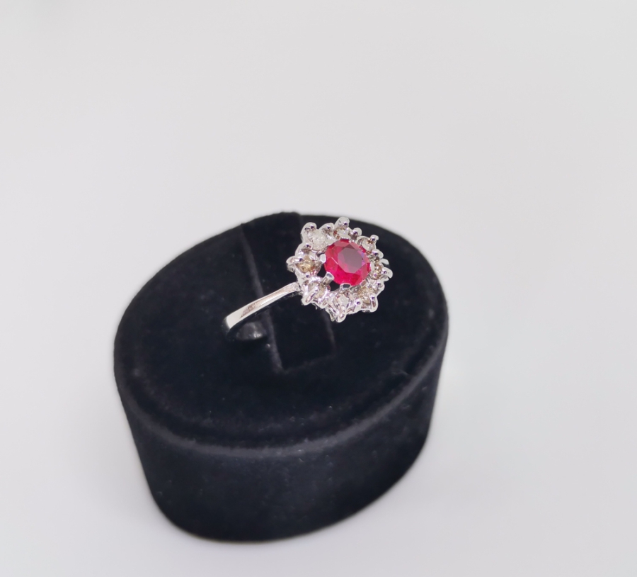 GARNET VE PIRLANTA TAŞLI YILDIZ MODEL YÜZÜK