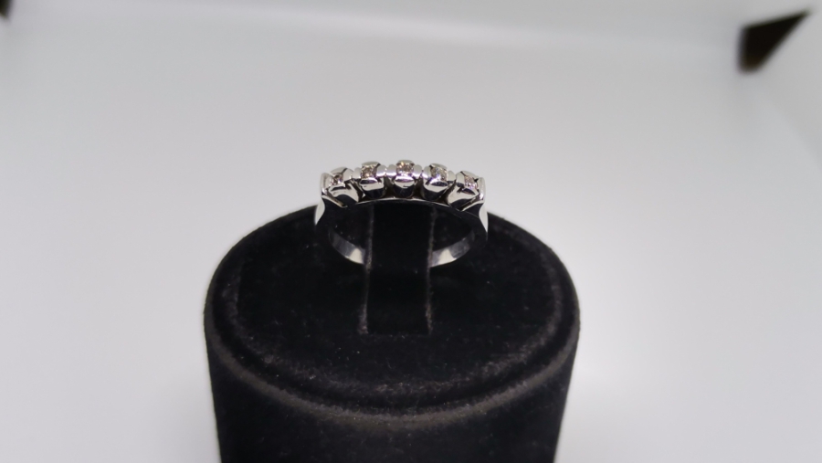 BEŞTAŞ MODELİ PIRLANTA TAŞLI YÜZÜK