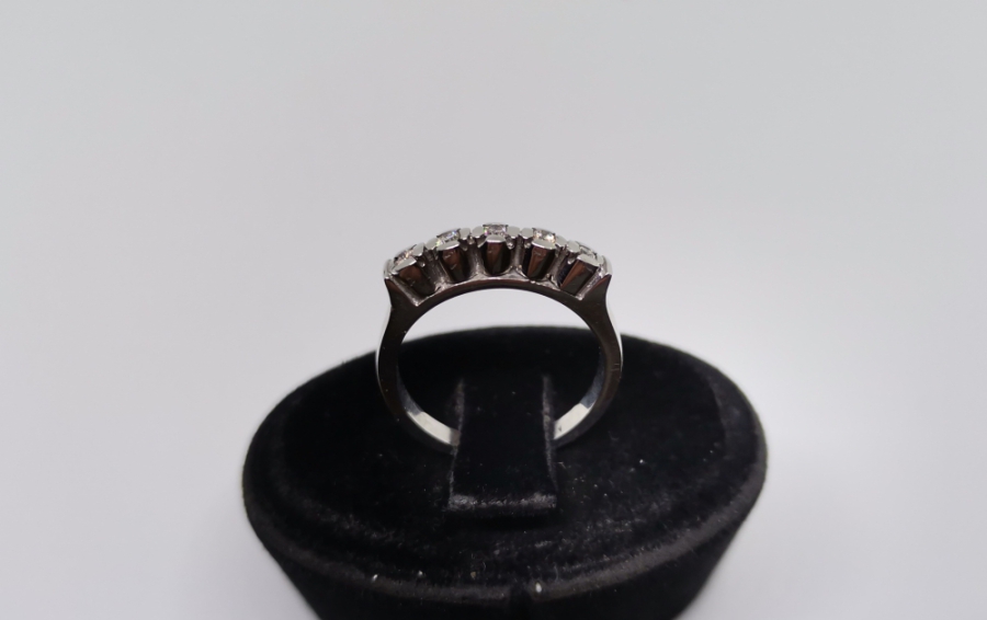 BEŞTAŞ MODELİ PIRLANTA TAŞLI YÜZÜK