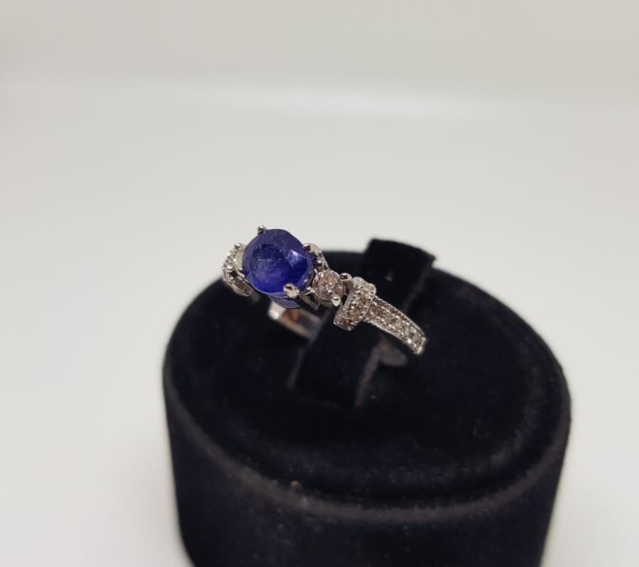 PIRLANTA VE HAS SAFİR TAŞLI OVAL MODEL YÜZÜK