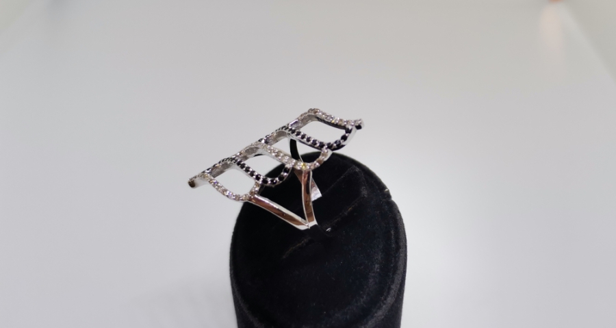 PIRLANTA VE GRANAT TAŞLI YÜZÜK