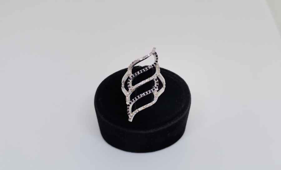 PIRLANTA VE GRANAT TAŞLI YÜZÜK